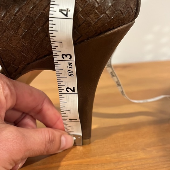 Fergie Shoes | Ankle Strap Pointed Toe Pumps | - Picture 9 of 10